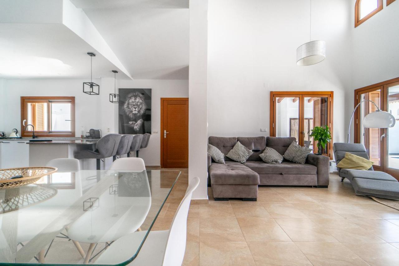 Three Bedroom Luxury Villa El Valle Golf Resort Banos y Mendigo Eksteriør bilde